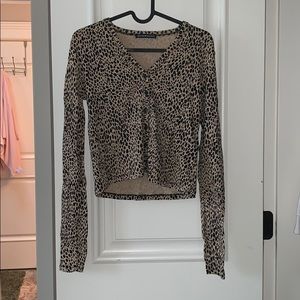 Brandy Melville - long sleeve animals pattern top